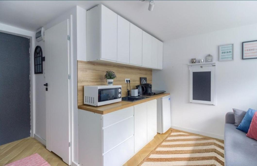 Mikroapart Batorego Varşovia Exterior foto